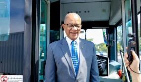 駐華使節(jié)走進(jìn)比亞迪總部參觀商用車車陣 被中國(guó)新能源汽車實(shí)力圈粉